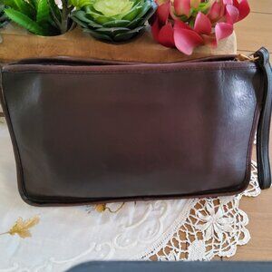 Vintage Coach 9555 Portfolio Zip Top Clutch/Wristlet in Mahogony NYC Glue in Tag